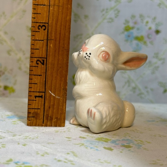 Adorable Vintage Bunny Rabbit Figurine - Picture 11 of 11